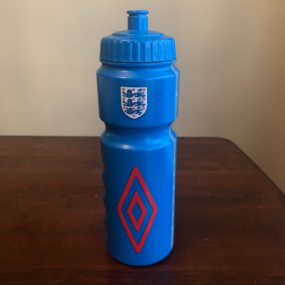 England squeeze sport bottle